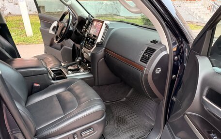 Toyota Land Cruiser 200, 2016 год, 4 885 000 рублей, 14 фотография