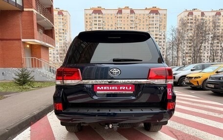 Toyota Land Cruiser 200, 2016 год, 4 885 000 рублей, 7 фотография