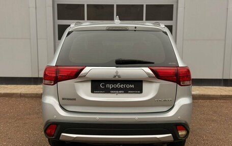 Mitsubishi Outlander III рестайлинг 3, 2017 год, 1 931 000 рублей, 4 фотография