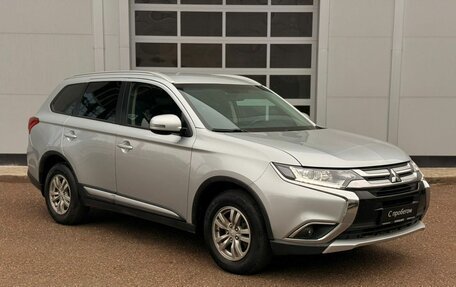 Mitsubishi Outlander III рестайлинг 3, 2017 год, 1 931 000 рублей, 7 фотография