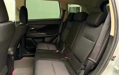 Mitsubishi Outlander III рестайлинг 3, 2017 год, 1 931 000 рублей, 10 фотография