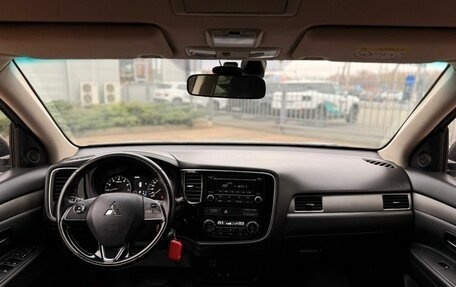 Mitsubishi Outlander III рестайлинг 3, 2017 год, 1 931 000 рублей, 13 фотография