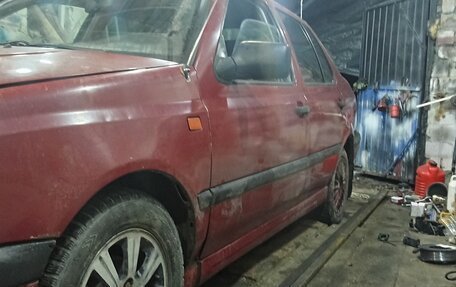 Volkswagen Vento, 1993 год, 80 000 рублей, 2 фотография