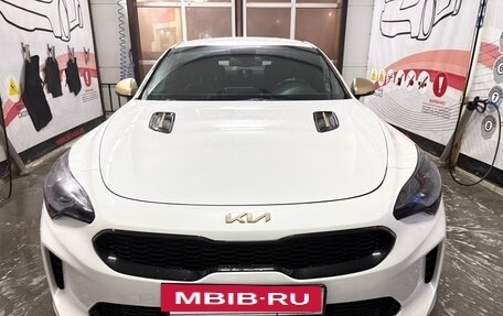 KIA Stinger I, 2018 год, 2 100 000 рублей, 2 фотография