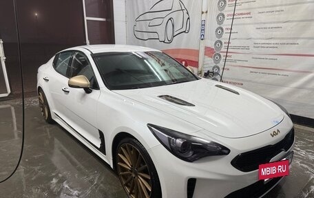 KIA Stinger I, 2018 год, 2 100 000 рублей, 15 фотография