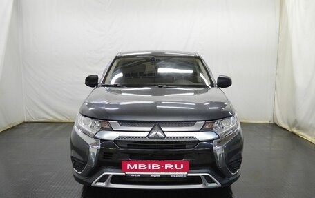 Mitsubishi Outlander III рестайлинг 3, 2018 год, 1 300 000 рублей, 2 фотография