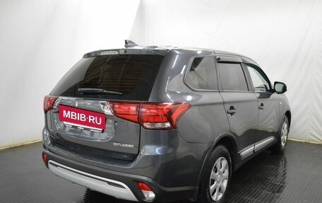 Mitsubishi Outlander III рестайлинг 3, 2018 год, 1 300 000 рублей, 5 фотография