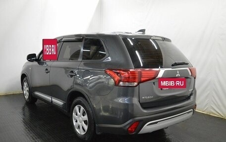 Mitsubishi Outlander III рестайлинг 3, 2018 год, 1 300 000 рублей, 7 фотография