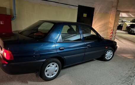 Ford Escort V, 1996 год, 500 000 рублей, 3 фотография