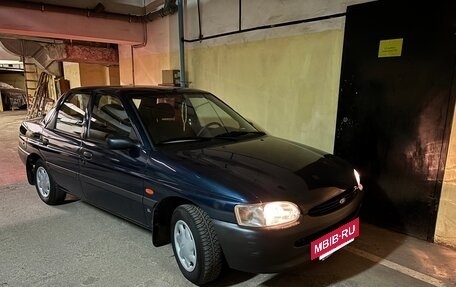 Ford Escort V, 1996 год, 500 000 рублей, 2 фотография