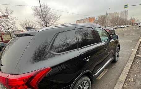 Mitsubishi Outlander III рестайлинг 3, 2018 год, 1 550 000 рублей, 4 фотография