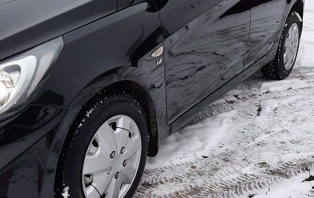 Hyundai Solaris II рестайлинг, 2011 год, 750 000 рублей, 4 фотография