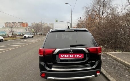 Mitsubishi Outlander III рестайлинг 3, 2018 год, 1 550 000 рублей, 3 фотография