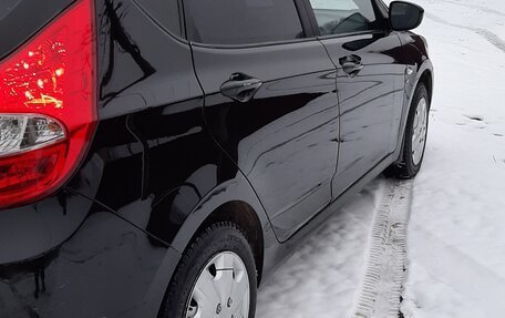 Hyundai Solaris II рестайлинг, 2011 год, 750 000 рублей, 6 фотография