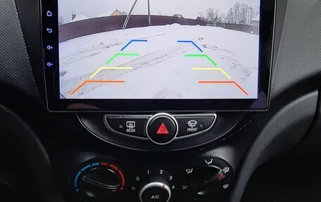 Hyundai Solaris II рестайлинг, 2011 год, 750 000 рублей, 11 фотография