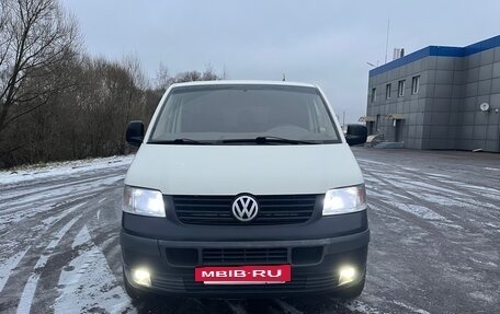 Volkswagen Transporter T5 рестайлинг, 2004 год, 735 000 рублей, 3 фотография
