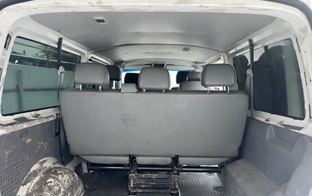 Volkswagen Transporter T5 рестайлинг, 2004 год, 735 000 рублей, 11 фотография