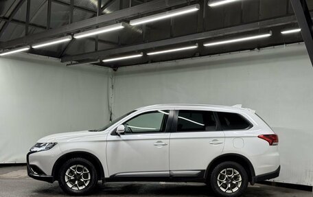 Mitsubishi Outlander III рестайлинг 3, 2019 год, 2 400 000 рублей, 8 фотография