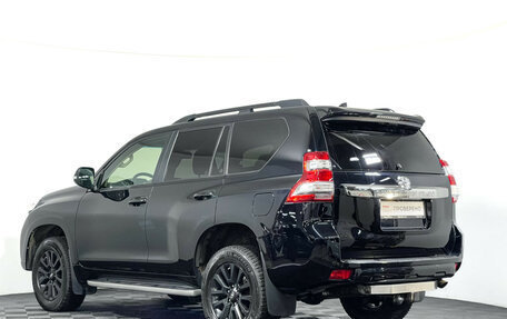 Toyota Land Cruiser Prado 150 рестайлинг 2, 2017 год, 4 797 000 рублей, 7 фотография