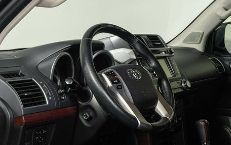 Toyota Land Cruiser Prado 150 рестайлинг 2, 2017 год, 4 797 000 рублей, 13 фотография