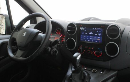 Peugeot Partner II рестайлинг 2, 2021 год, 2 080 000 рублей, 6 фотография