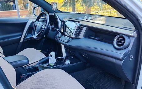 Toyota RAV4, 2019 год, 2 750 000 рублей, 5 фотография