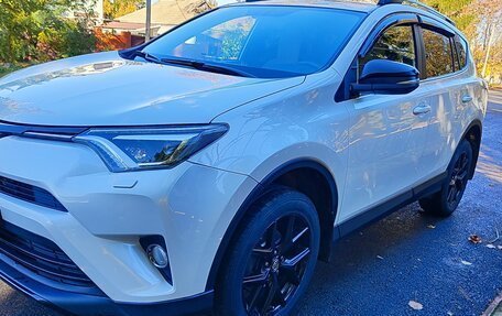 Toyota RAV4, 2019 год, 2 750 000 рублей, 2 фотография