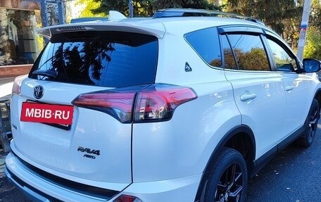 Toyota RAV4, 2019 год, 2 750 000 рублей, 4 фотография