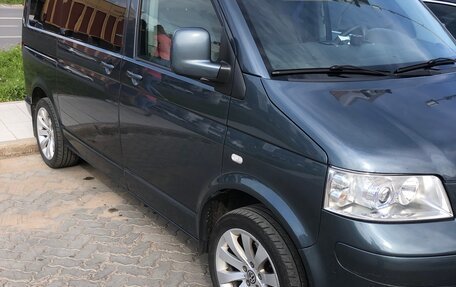 Volkswagen Caravelle T5, 2007 год, 1 300 000 рублей, 2 фотография