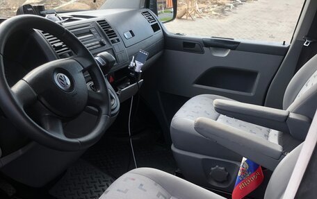 Volkswagen Caravelle T5, 2007 год, 1 300 000 рублей, 7 фотография