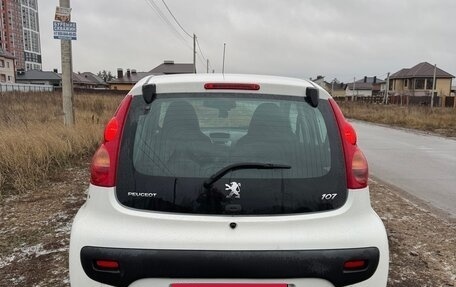 Peugeot 107 I рестайлинг, 2011 год, 475 000 рублей, 3 фотография