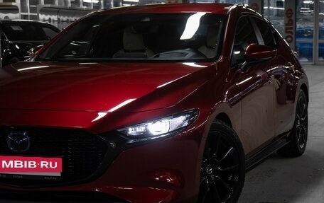 Mazda 3, 2019 год, 2 198 000 рублей, 24 фотография