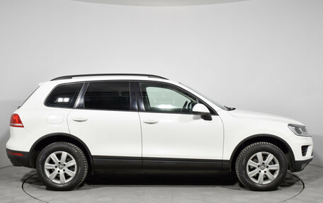 Volkswagen Touareg III, 2015 год, 2 390 000 рублей, 4 фотография