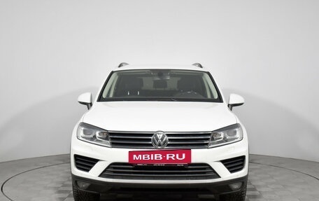 Volkswagen Touareg III, 2015 год, 2 390 000 рублей, 2 фотография
