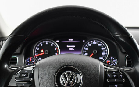 Volkswagen Touareg III, 2015 год, 2 390 000 рублей, 14 фотография