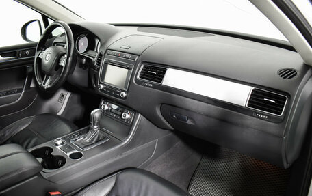 Volkswagen Touareg III, 2015 год, 2 390 000 рублей, 12 фотография