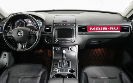 Volkswagen Touareg III, 2015 год, 2 390 000 рублей, 13 фотография