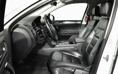 Volkswagen Touareg III, 2015 год, 2 390 000 рублей, 10 фотография