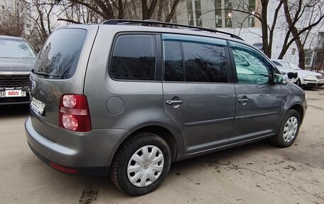Volkswagen Touran III, 2007 год, 850 000 рублей, 4 фотография