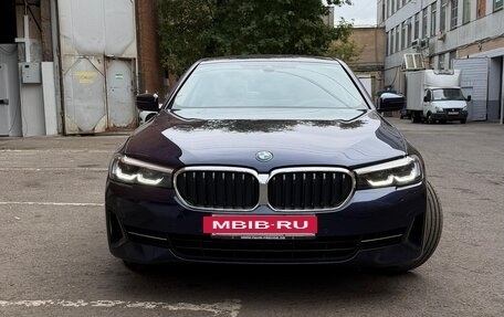 BMW 5 серия, 2021 год, 5 700 000 рублей, 2 фотография