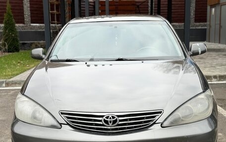 Toyota Camry V40, 2004 год, 490 000 рублей, 1 фотография