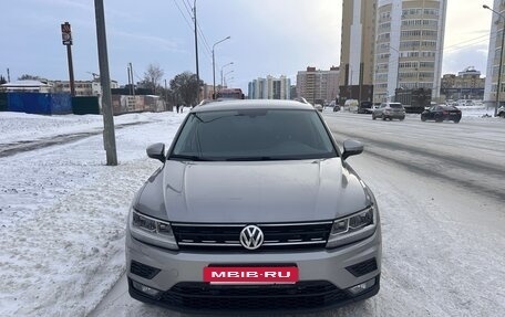 Volkswagen Tiguan II, 2018 год, 2 650 000 рублей, 2 фотография