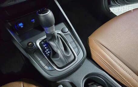 Hyundai Kona, 2023 год, 1 842 000 рублей, 8 фотография