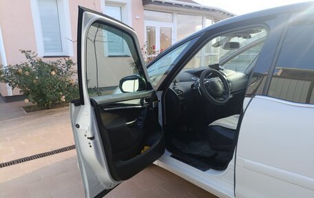 Citroen C4 Picasso II рестайлинг, 2012 год, 780 000 рублей, 9 фотография