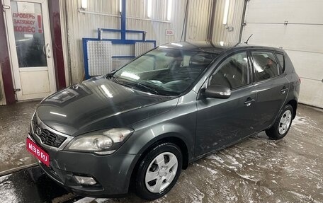 KIA cee'd I рестайлинг, 2010 год, 800 000 рублей, 16 фотография