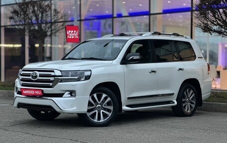 Toyota Land Cruiser 200, 2017 год, 6 700 000 рублей, 1 фотография