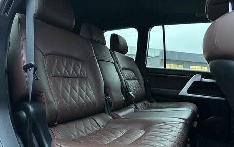 Toyota Land Cruiser 200, 2017 год, 6 700 000 рублей, 18 фотография