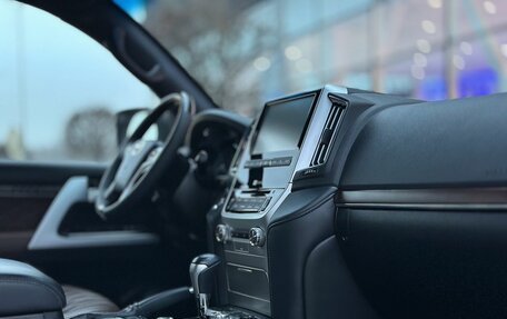 Toyota Land Cruiser 200, 2017 год, 6 700 000 рублей, 23 фотография