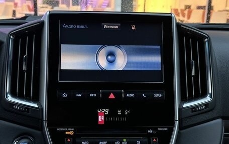 Toyota Land Cruiser 200, 2017 год, 6 700 000 рублей, 27 фотография