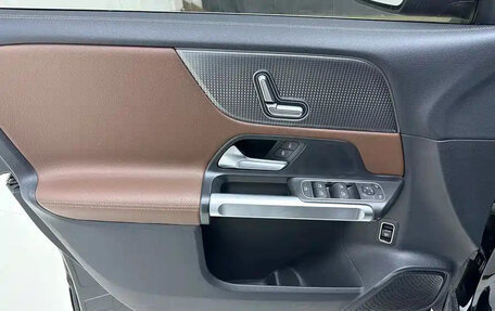 Mercedes-Benz GLB, 2022 год, 2 576 911 рублей, 21 фотография